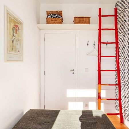 Joivy Chic 2Br Apt In Bairro Alto, 2Mins To Sao Pedro De Alcantara Viewpoint Lisboa Kültér fotó