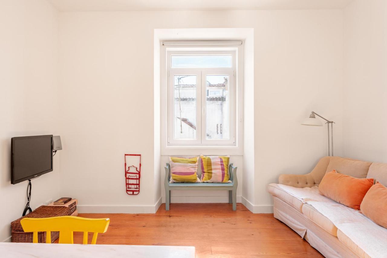 Joivy Chic 2Br Apt In Bairro Alto, 2Mins To Sao Pedro De Alcantara Viewpoint Lisboa Kültér fotó