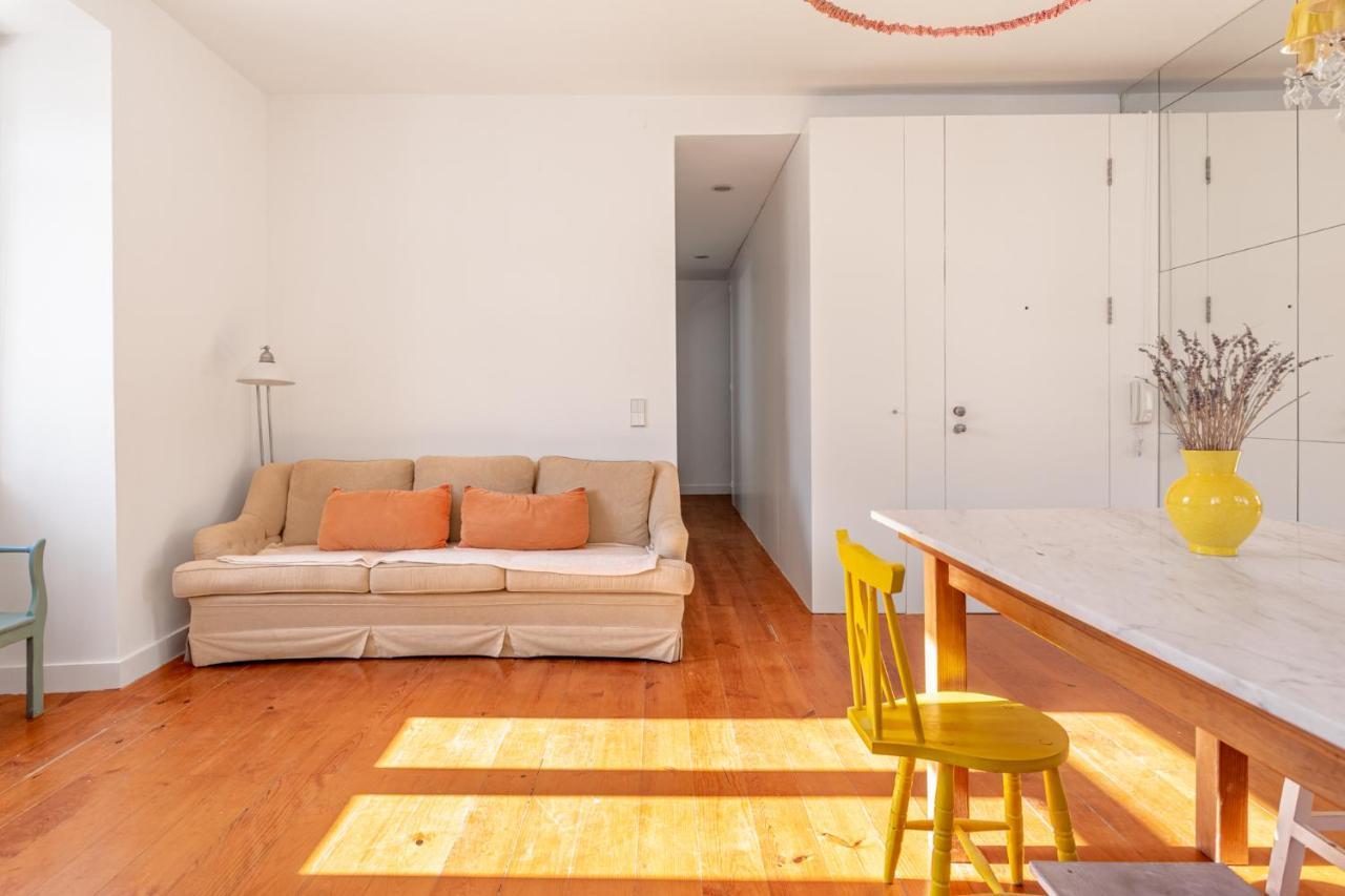Joivy Chic 2Br Apt In Bairro Alto, 2Mins To Sao Pedro De Alcantara Viewpoint Lisboa Kültér fotó